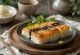 Oshizushi com tofu, sementes de gergelim e legumes frescos
