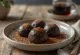 Mochi de café servido, sobremesa rica e elástica