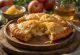 Calzone de maçã com queijo servido
