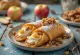 Sobremesa cannoli de maçã e nozes servida