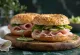 Bagel com presunto, cream cheese e pepino