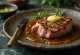 Steak de copa lombo servido com batatas assadas e legumes